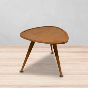 Mesa lateral triangular Renzo en madera Encino laca bellota